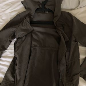 H&M ARMY GREEN LIGHT JACKET